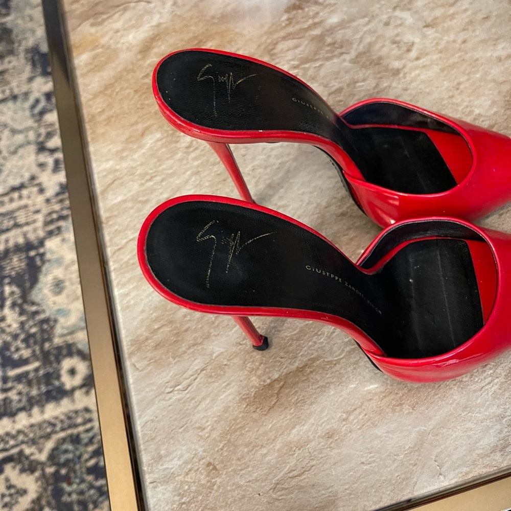 High heels sandal